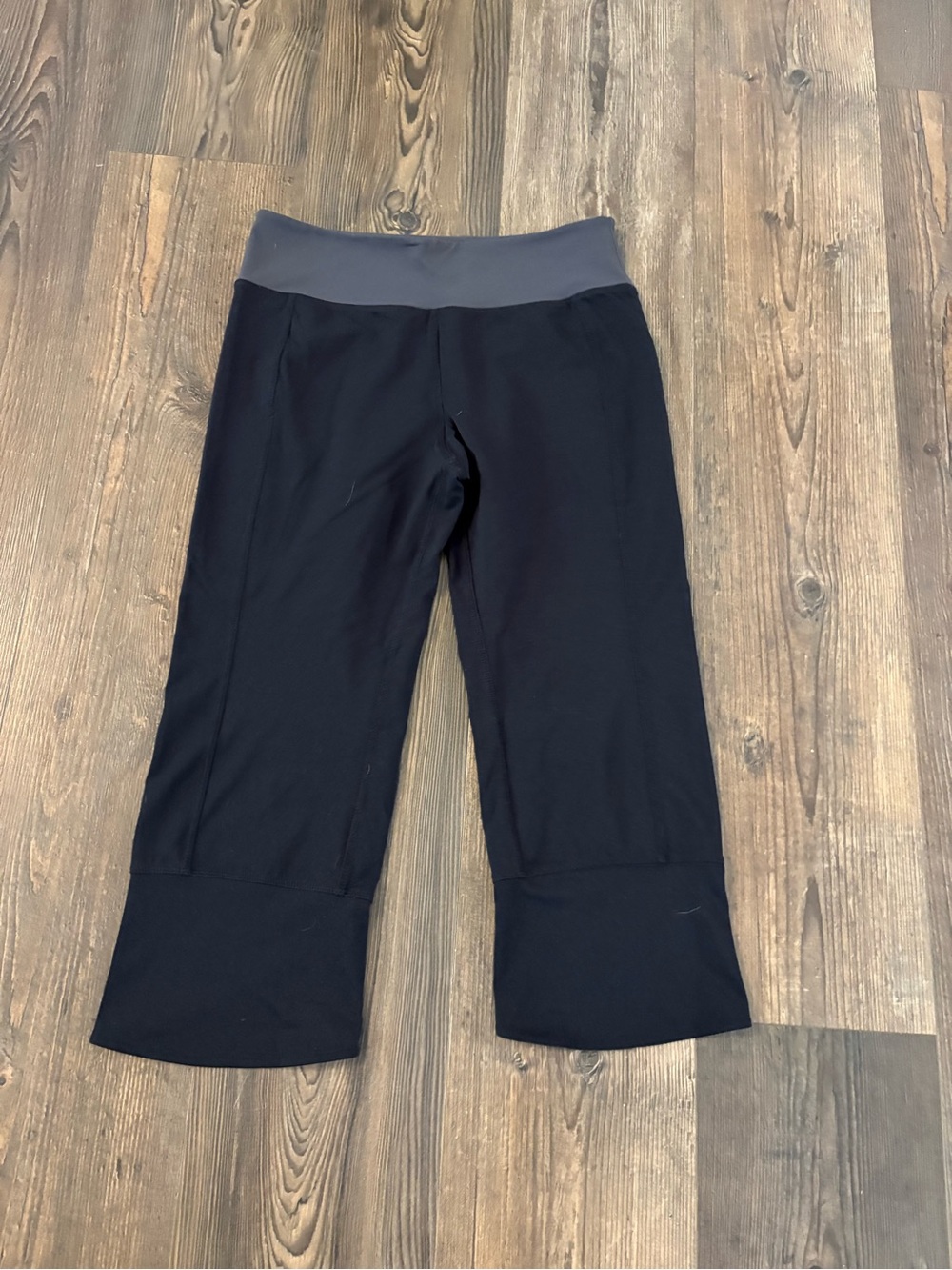 Womans Black Cropped Active Pants with Gray Waistband Kyodan Medium
